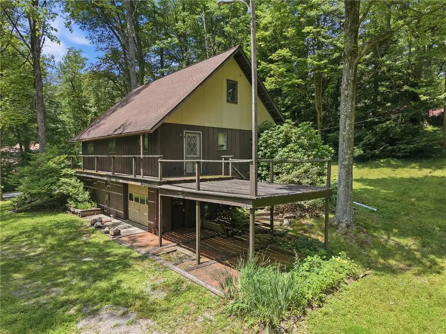 3109 Lake Rd, New Castle, PA 16102 - #3