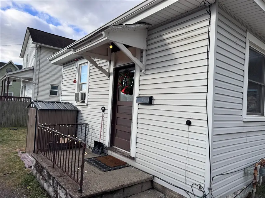 1050 Railroad St, Creighton, PA 15030 - #2