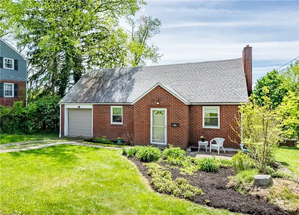 19 Locust Lane, Upper St Clair, PA 15241