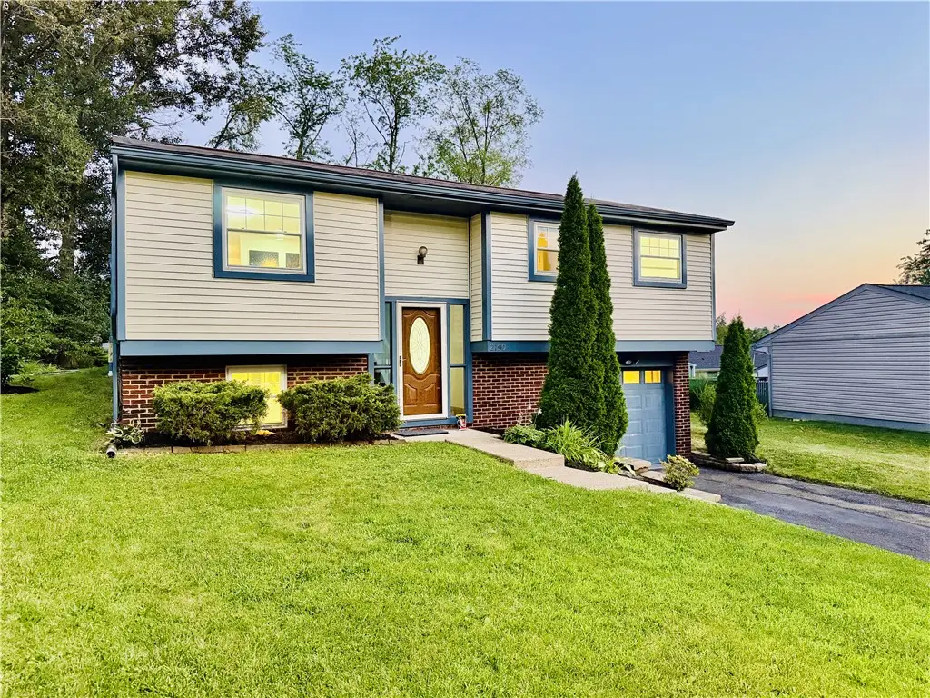 2190 Morning Wind Cir, Bridgeville, PA 15017 - #1