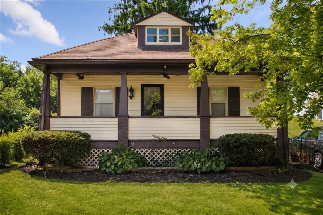 344 Mecklem Ln, Ellwood City, PA 16117 - #1