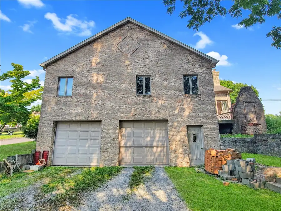 148 Speer St, Stowe, PA 15136 - #2
