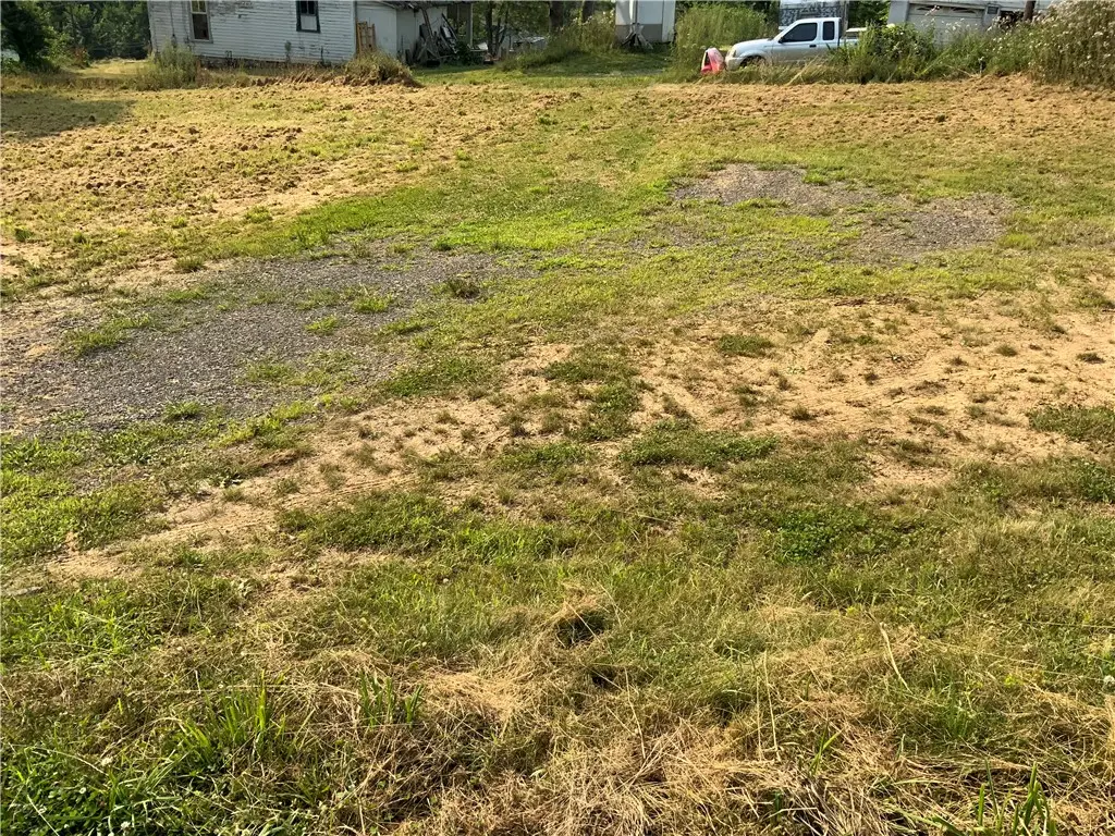 2610 E Finley Dr, Claysville, PA 15323 - #1