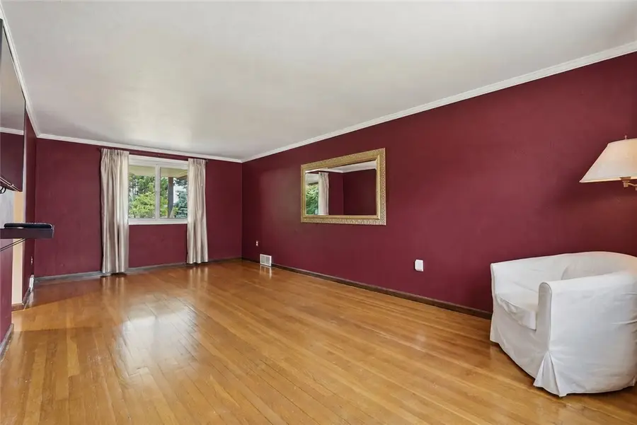 516 Macbeth Dr, Pittsburgh, PA 15235 - #2
