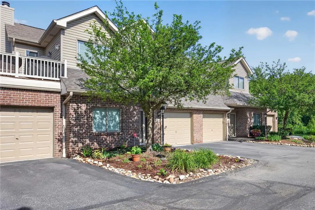 9106 Sundance Dr, Bridgeville, PA 15017 - #1