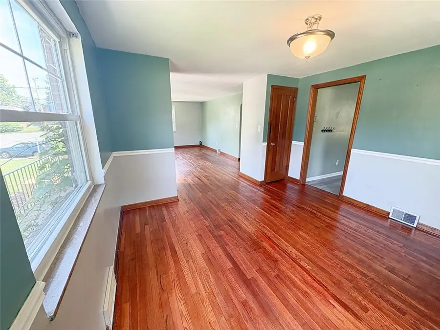3109 Aniray Cir, Bethel Park, PA 15102 - #3