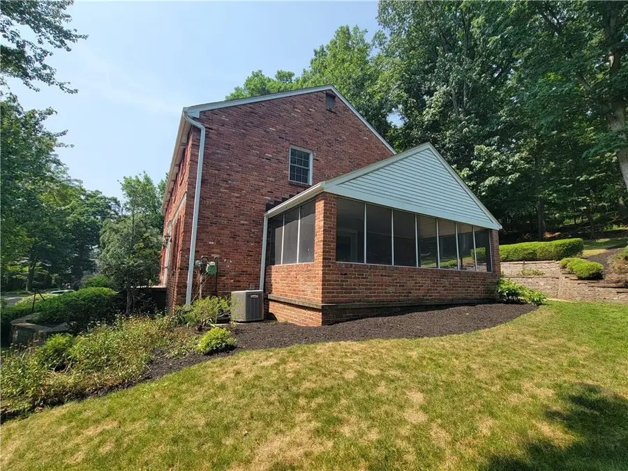 121 Berwyn Rd, Pittsburgh, PA 15237 - #3