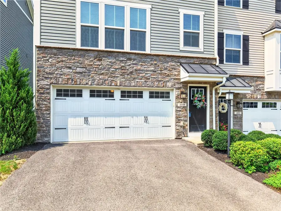 4009 Crown Dr, South Park, PA 15129 - #2