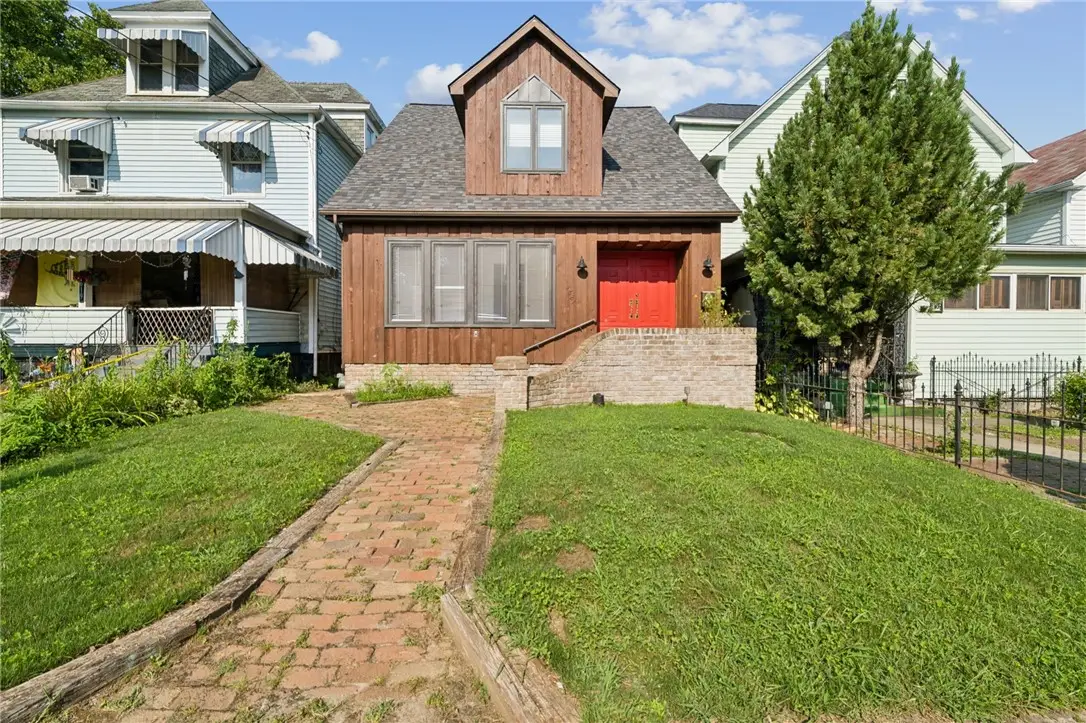 1621 Leishman Ave, New Kensington, PA 15068 - #1