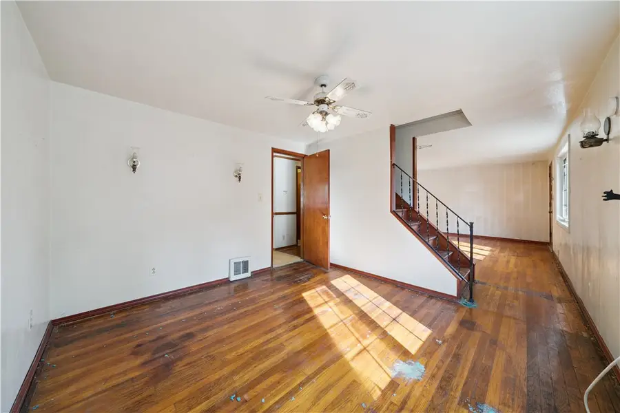 11232 Azalea Dr, Pittsburgh, PA 15235 - #3