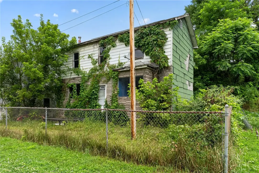 7 Short St, Smock, PA 15480 - #1