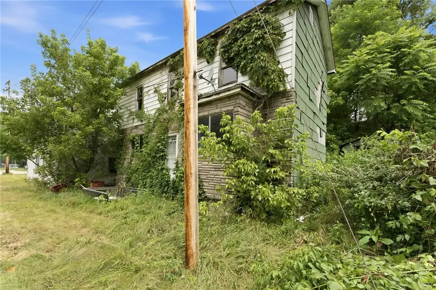 7 Short St, Smock, PA 15480 - #3