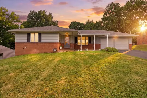 322 Fredrick Dr, Farrell, PA 16121