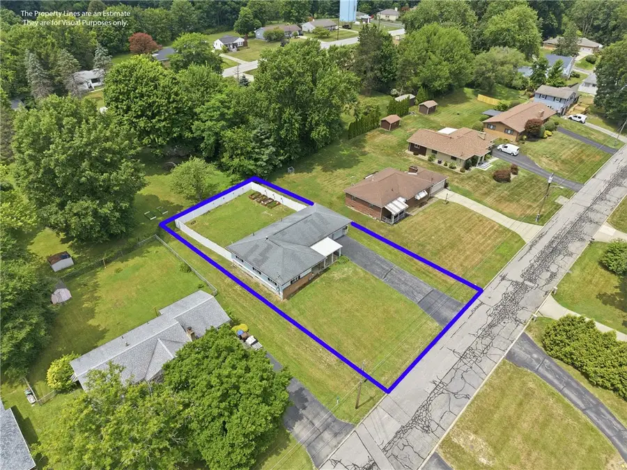322 Fredrick Dr, Farrell, PA 16121 - #3