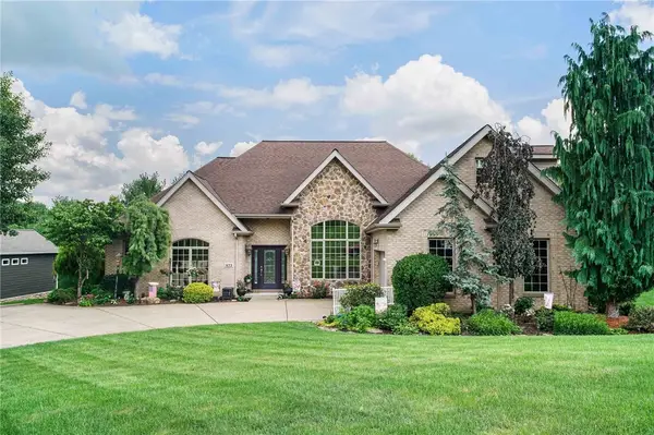 472 Spruce Ln, Houston, PA 15342