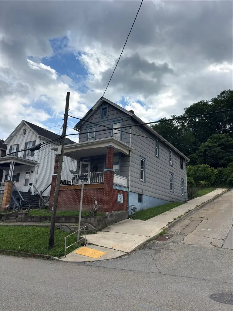 859 Lincoln Ave, Charleroi, PA 15022 - #1