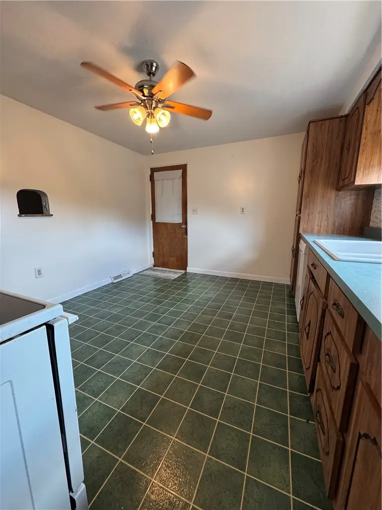 1009 Alexander Ave, Monessen, PA 15062 - #2