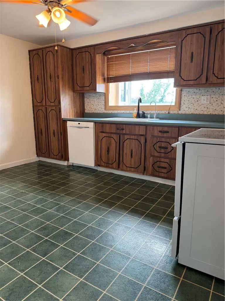 1009 Alexander Ave, Monessen, PA 15062 - #3