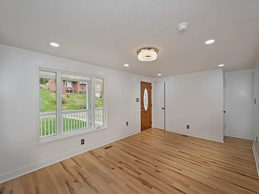 260 Creston Drive, West Mifflin, PA 15122 - #3
