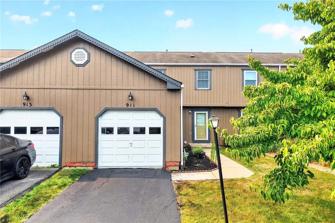 911 Sunset Cir, Cranberry, PA 16066 - #1