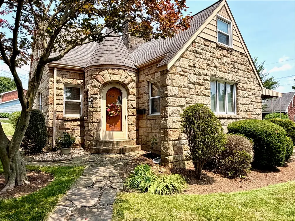 740 James St, Latrobe, PA 15650 - #1