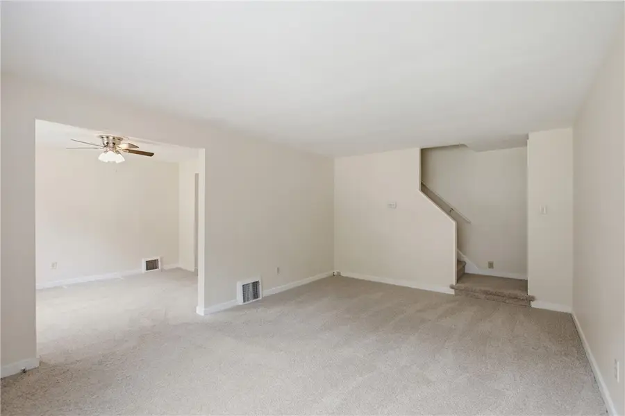 124 Macfarlane Dr, Pittsburgh, PA 15235 - #3