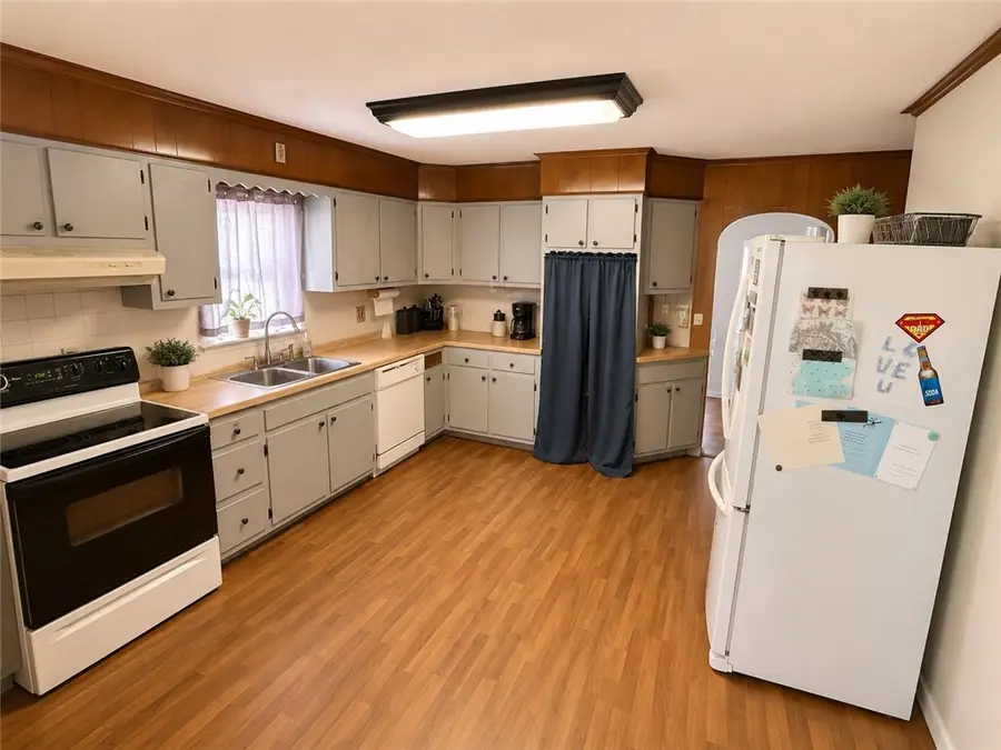 307 E Garfield Ave, New Castle, PA 16105 - #3