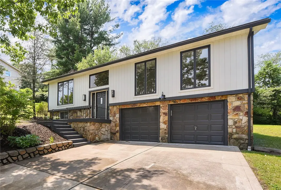 112 Pleasantview Dr, Canonsburg, PA 15317 - #1