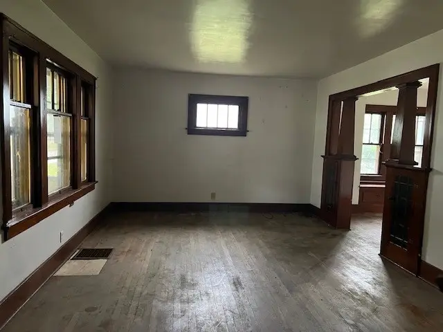 1208 Negley St, Farrell, PA 16121 - #3
