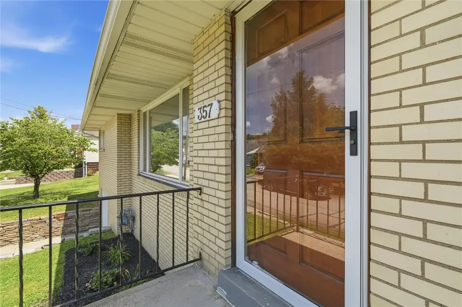 357 3rd St, Smithton, PA 15479 - #2