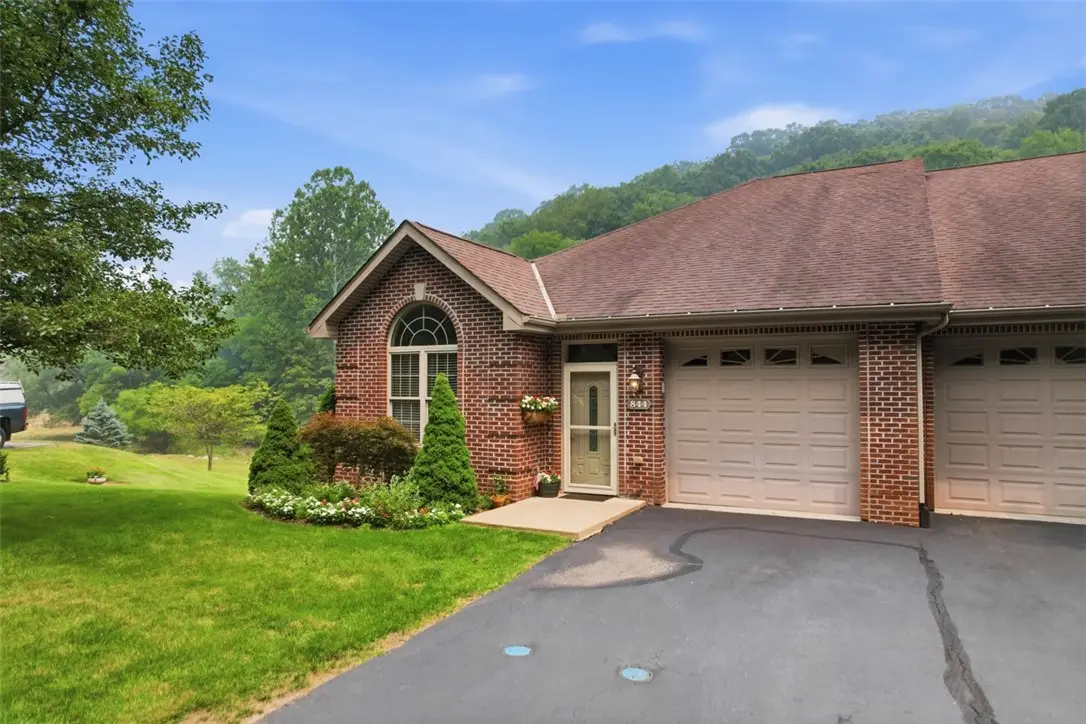 844 Village Dr, Pittsburgh, PA 15237 - #1