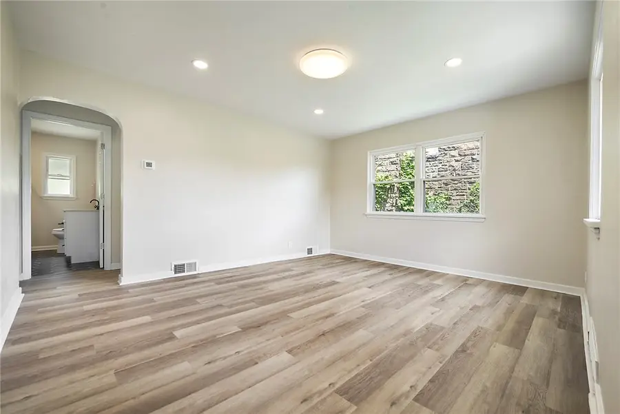 7957 Aber Rd, Verona, PA 15147 - #2