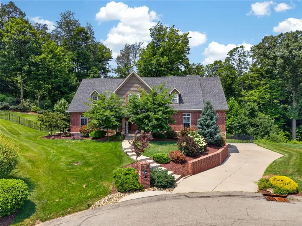 111 Whispering Heights Ln, Venetia, PA 15367 - #1