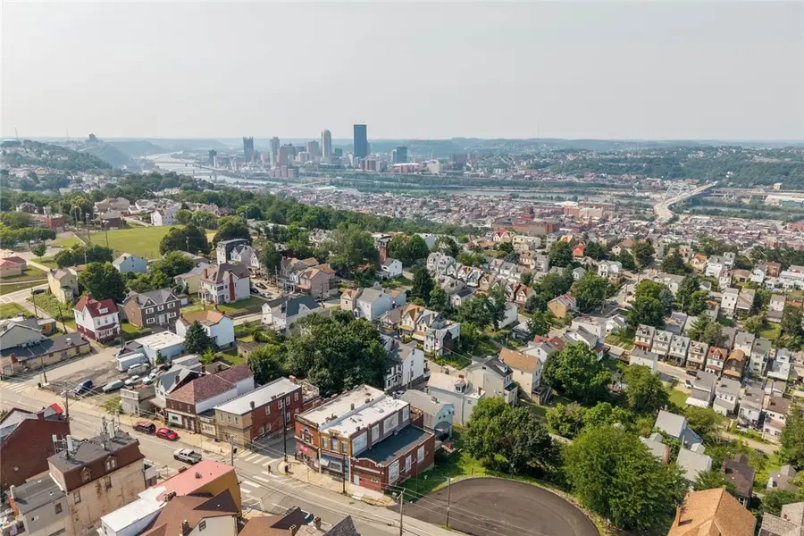 2332 Eccles St, Pittsburgh, PA 15210 - #3