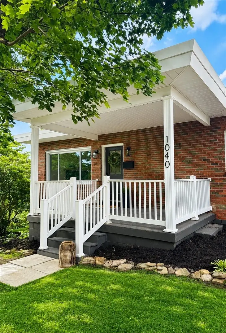 1040 Summit Dr, Greensburg, PA 15601 - #2