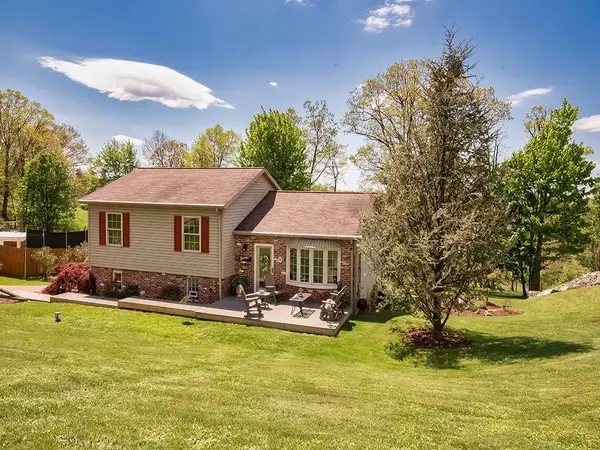 638 Knoll Lane, Apollo, PA 15613
