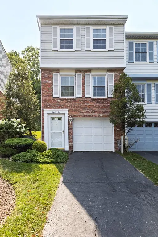 35 Shadow Dr, Pittsburgh, PA 15227 - #1