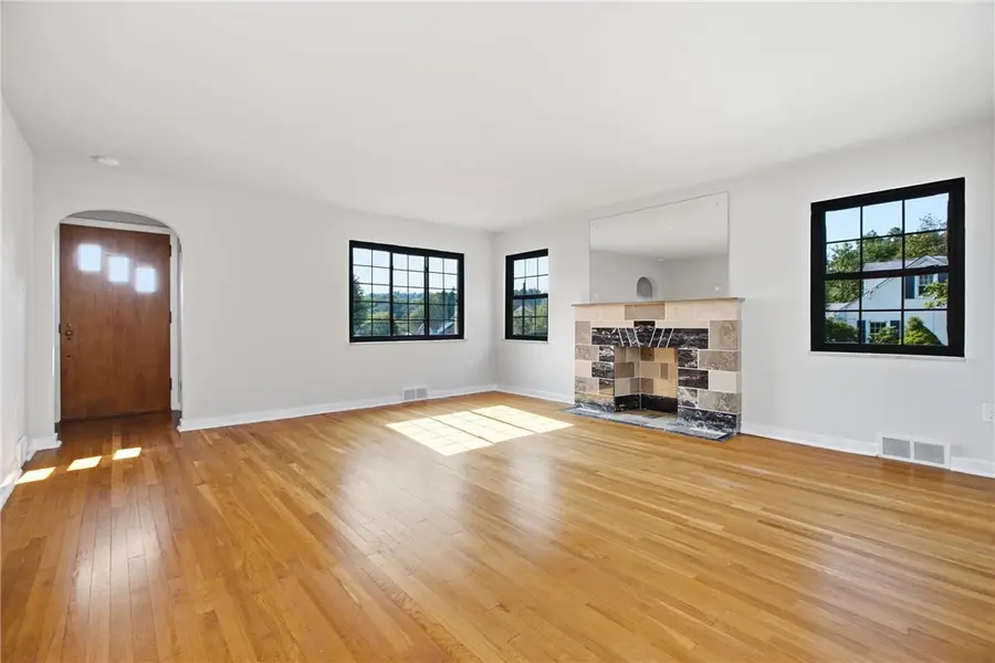 9775 Grosick Rd, Pittsburgh, PA 15237 - #3
