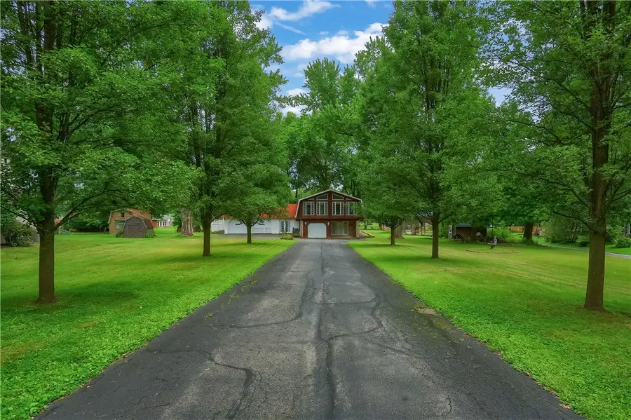 163 Chapel Dr, Ellwood City, PA 16117 - #3