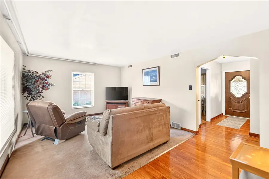 3 Solar Dr, Ambridge, PA 15003 - #2