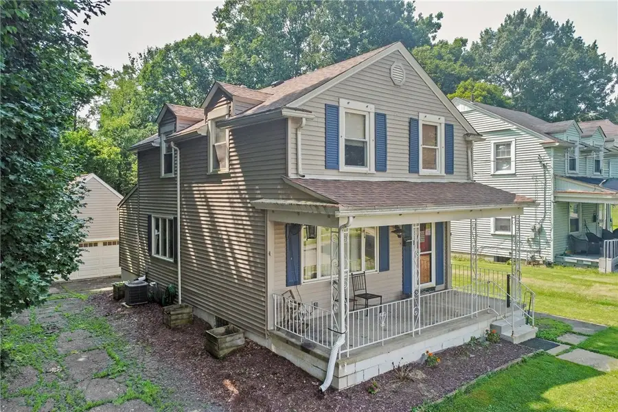 1709 Irwin St, Aliquippa, PA 15001 - #2