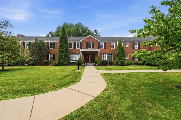 838 Thorn St #39, Sewickley, PA 15143