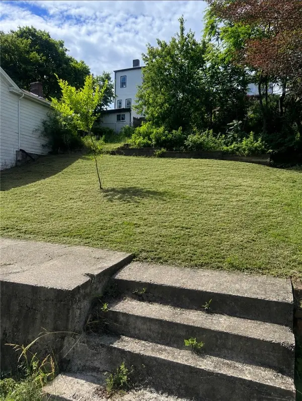 970 Manto Way, Allentown, PA 15210