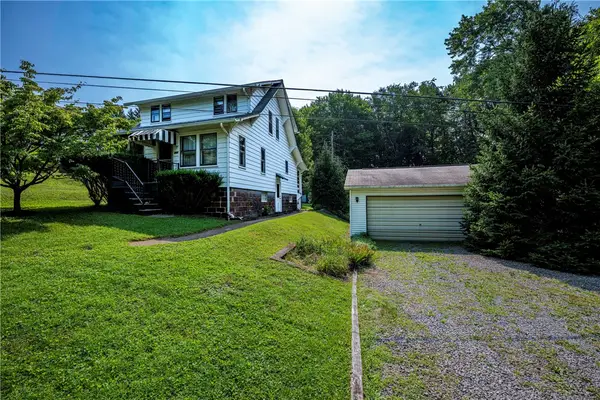215 Forward Ln, Evans City, PA 16033