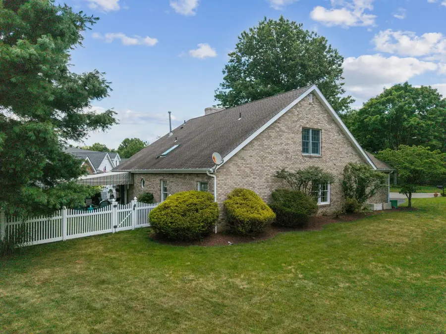 30 Pond Ct South S, Bridgeville, PA 15017 - #3