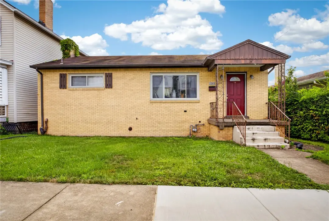 1745 Moffat St, Carnegie, PA 15106 - #1