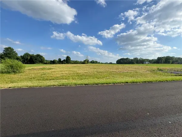 Lot 25 Tradewind Dr, New Castle, PA 16102