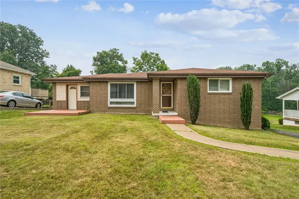107 Long Dr, Irwin, PA 15642