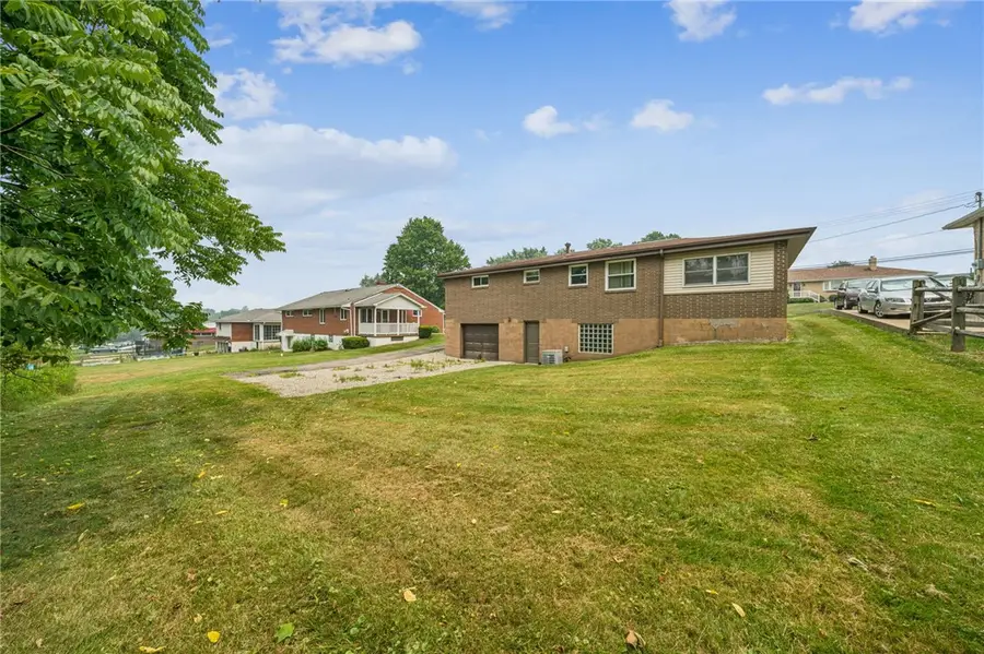 107 Long Dr, Irwin, PA 15642 - #2