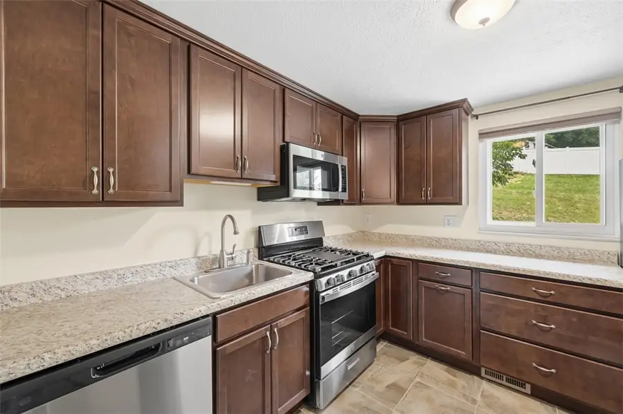 146 Duquesne Blvd, New Kensington, PA 15068 - #3